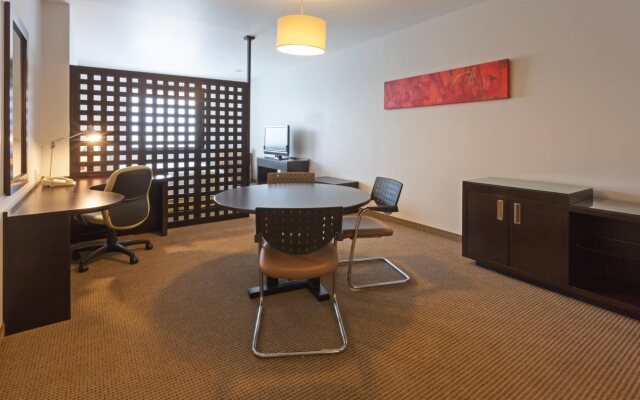 Holiday Inn Express Guadalajara Iteso by IHG