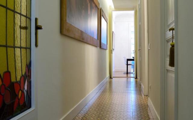 BarcelonaForRent Eixample Suites