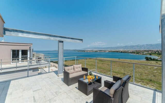 Amazing Home in Povljana With Wifi and 2 Bedrooms