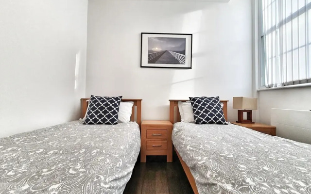 Urbane Spacious Executive Apartment