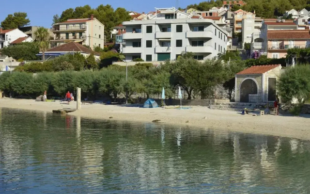 Remarkable 1-bed Apartment in Marina