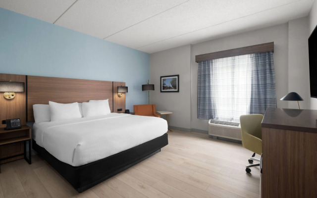 La Quinta Inn & Suites by Wyndham Raleigh Cary