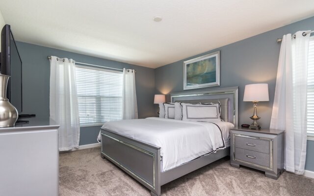 6 Bedroom 5 Bathroom Vacation Home