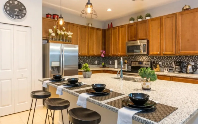 4557 Bella Vida House 6 Bedroom by Florida Star