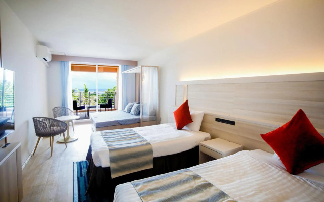 Hotel Breezebay Marina