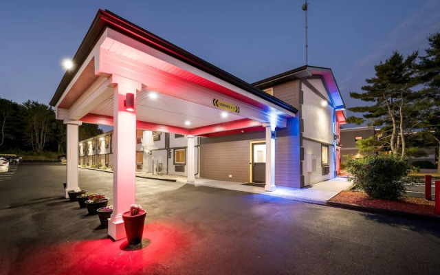 Super 8 Lewiston Auburn Area
