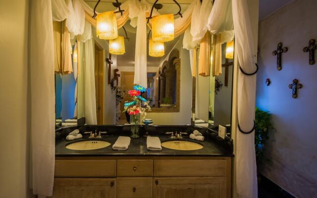 Spacious Cabo Villa Perfect for Large Groups: Villa Alegria