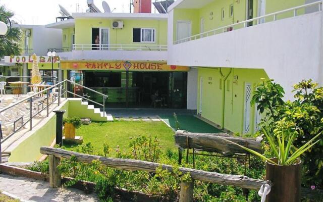 Family House Studios Apartments