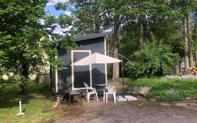 Melluzi Cottage