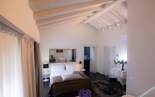 Palazzo Gozzi Bed  Beauty