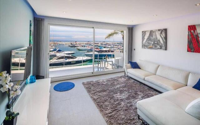 Modern Frontline Puerto Banus Apartment M2