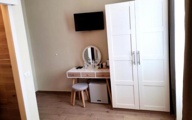 Pisa City Lodge