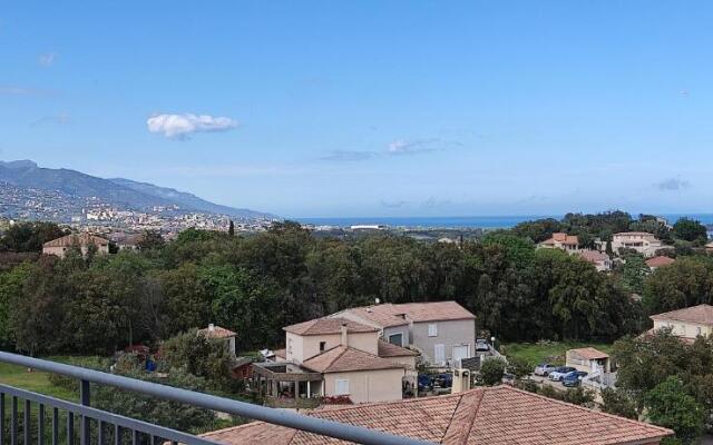 charmant F2 entre Bastia et St Florent