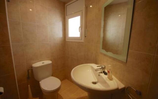 Lets Holidays Big Terrace House and 2 Parking