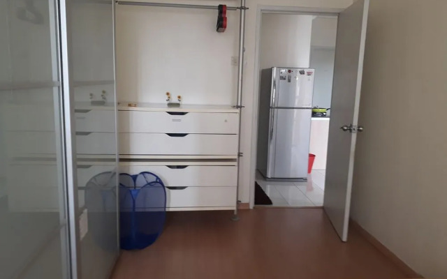 Vista Pinggiran Apartment