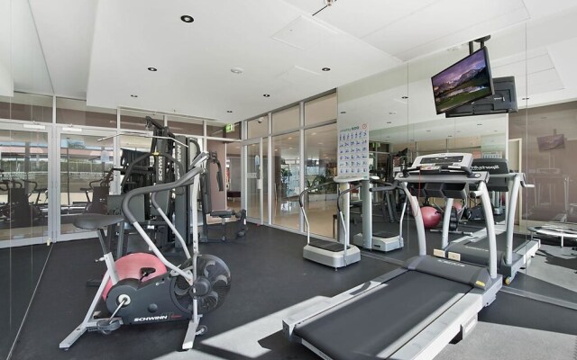 Grand Hotel Apartments Gold Coast by owner