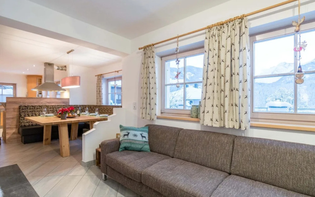 Tasteful Holiday Home in Hollersbach im Pinzgau With Garden
