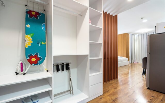 Night Life Lancaster 1br GymBarJapTown