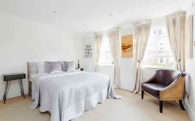 Beautiful House in Heart of Kensington
