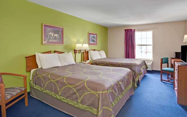 Super 8 by Wyndham Louisville/Expo Center