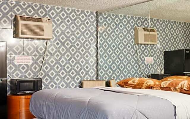 Carole Motel
