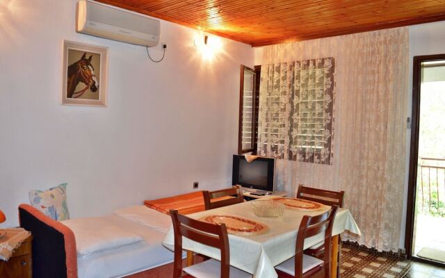 Apartments Savarin 550