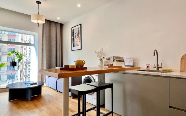 base SUHE Serviced Apartment