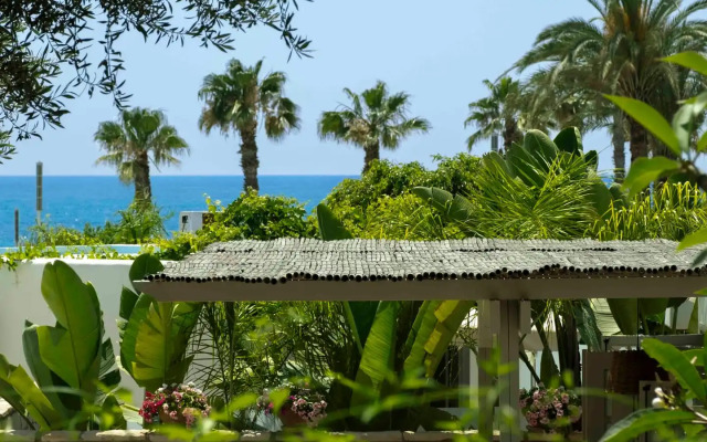 Leonardo Plaza Cypria Maris Beach Hotel & Spa