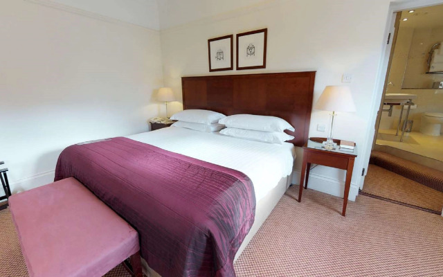 Macdonald Burlington Hotel