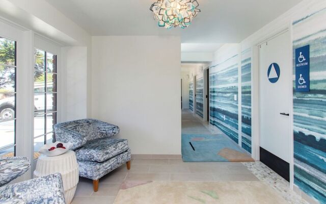Carmel Beach Hotel