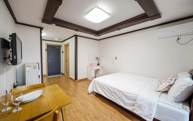 Geojedo Chongsol Pension
