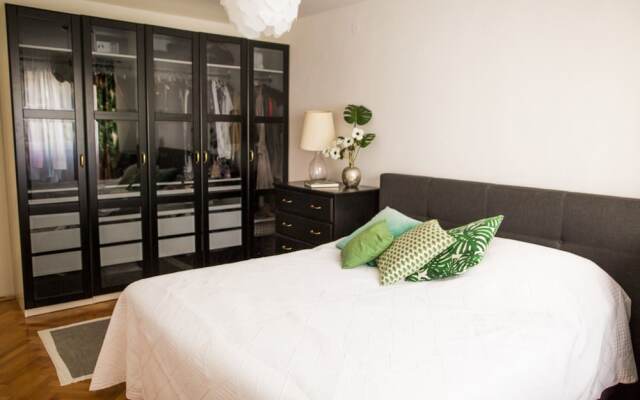 Cozy apt Within Walk Distance to Center and Beach