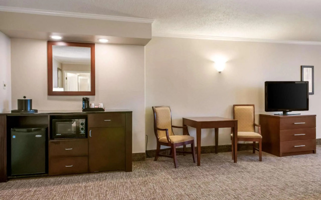 Comfort Inn & Suites At Copeland Tower