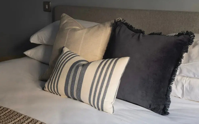 St Catherine s Hospital - Deluxe Apartment