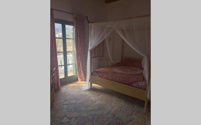 Diakofti Fishermen beachfront house