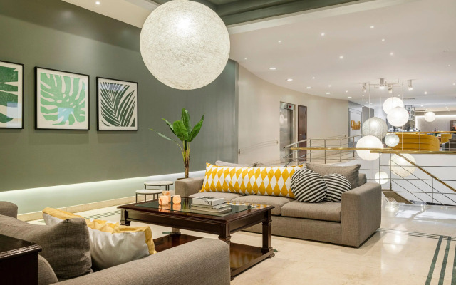 Argenta Tower Hotel & Suites