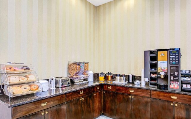 Ramada by Wyndham Jamaica/Queens