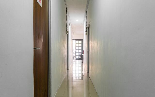RedDoorz @ Kebon Kacang