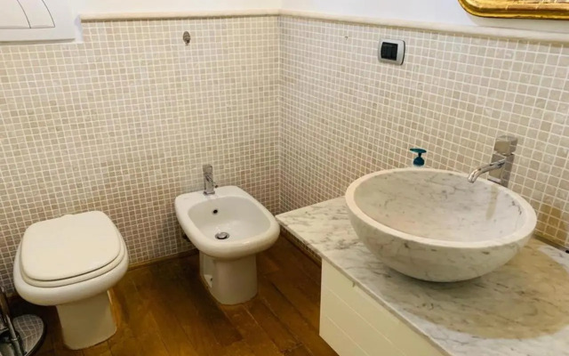 whouse suite GOLD TOWERS