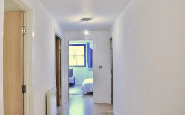 Spacious 2 Bedroom Stoke Newington Flat