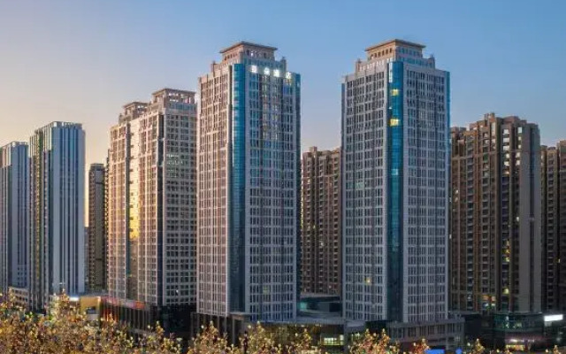 Atour Hotel Xinxiang East Station Pingyuan Road