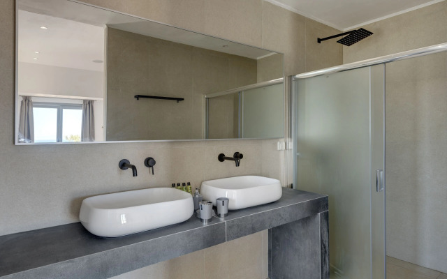 Chrysonisos Suites