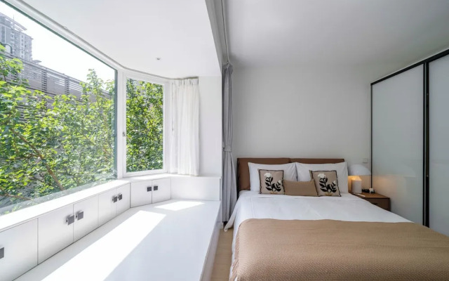 Tyms Stylish 3BR 2BA Apt Xujiahui Shops