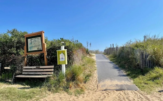 Collins Avenue 100 #309