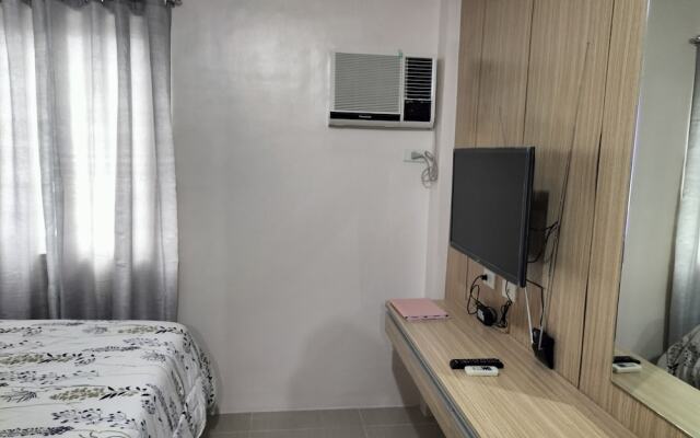 The Persimmon Studios 1233