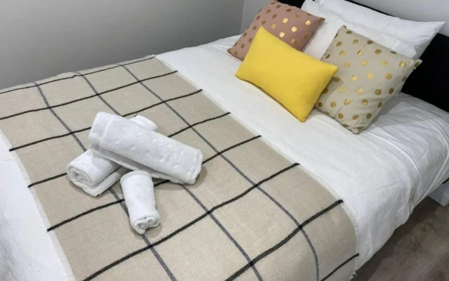 10A Brunswick Living Studio Close to APT and CBD Free Wifi Tram at Doorstep – Guest Rooms – Melbourne