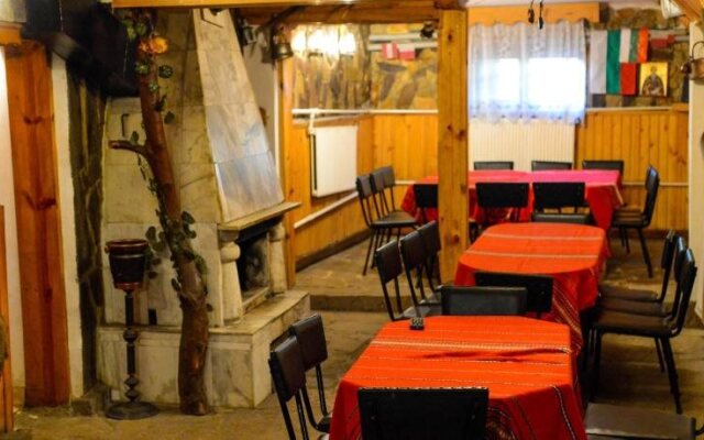 Topuzovi Guest House