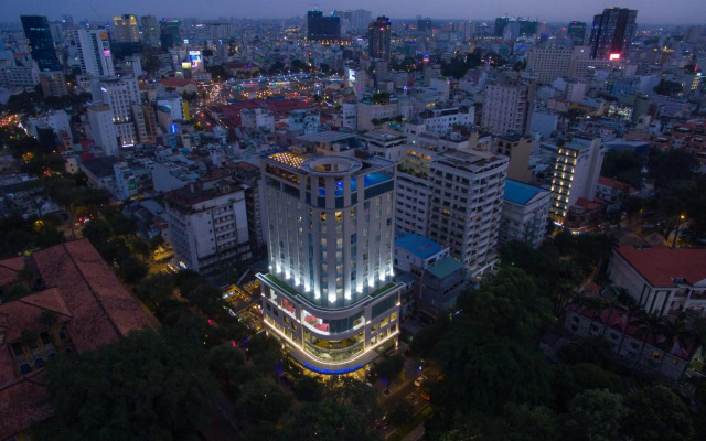 Central Palace Hotel