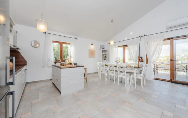 Villa More