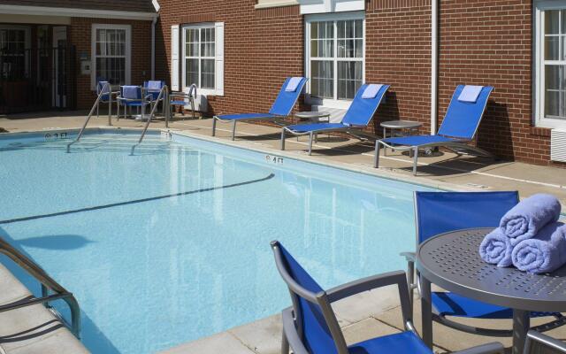 Sonesta Simply Suites Detroit Novi